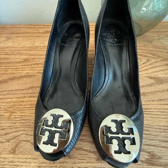 Tory Burch Sally, black leather peep, toe wedge pump size 7 - Picture 7 of 12